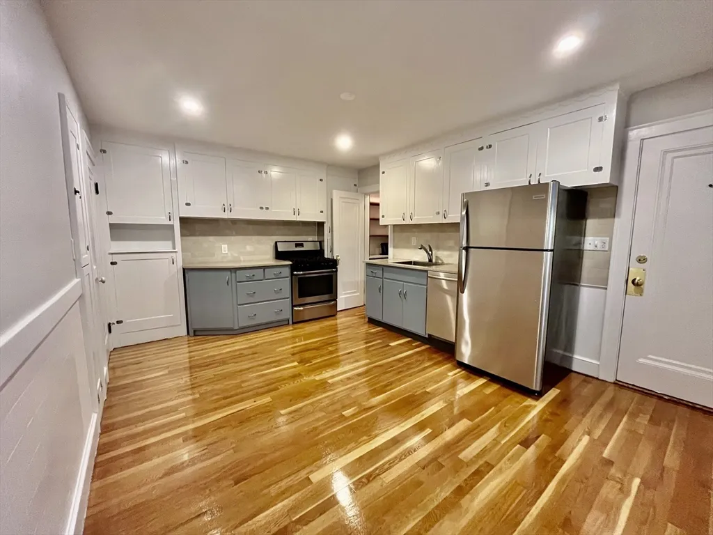 94 Glendale Rd, Quincy