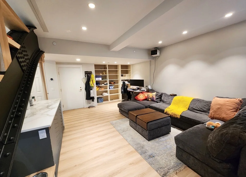 416 Commonwealth Ave, Back Bay