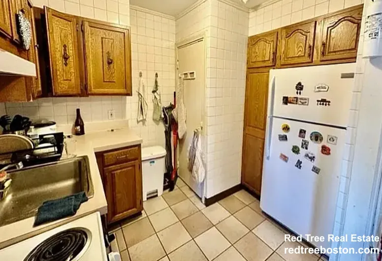 912 Beacon St, Fenway