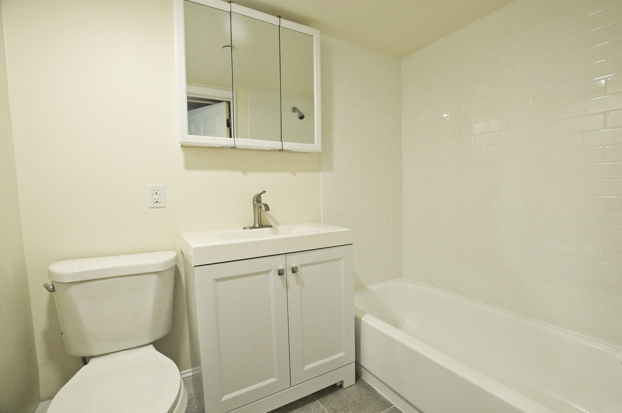 Studio bed, 1 bath apartment for rent at 501 East Broadway Unit 1, South Boston — photo 3 of 3
