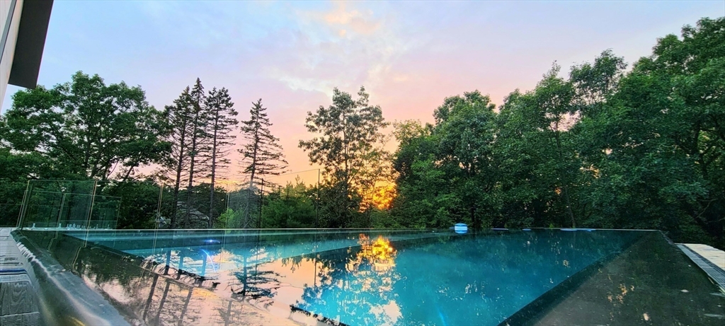 30 Whipple Rd, Lexington