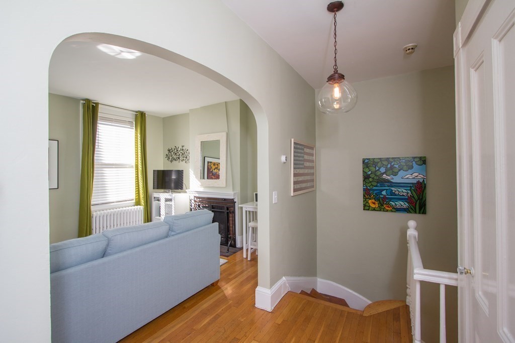 Studio bed, 1 bath apartment for rent at 501 Beacon Unit 9, Back Bay — photo 3 of 7