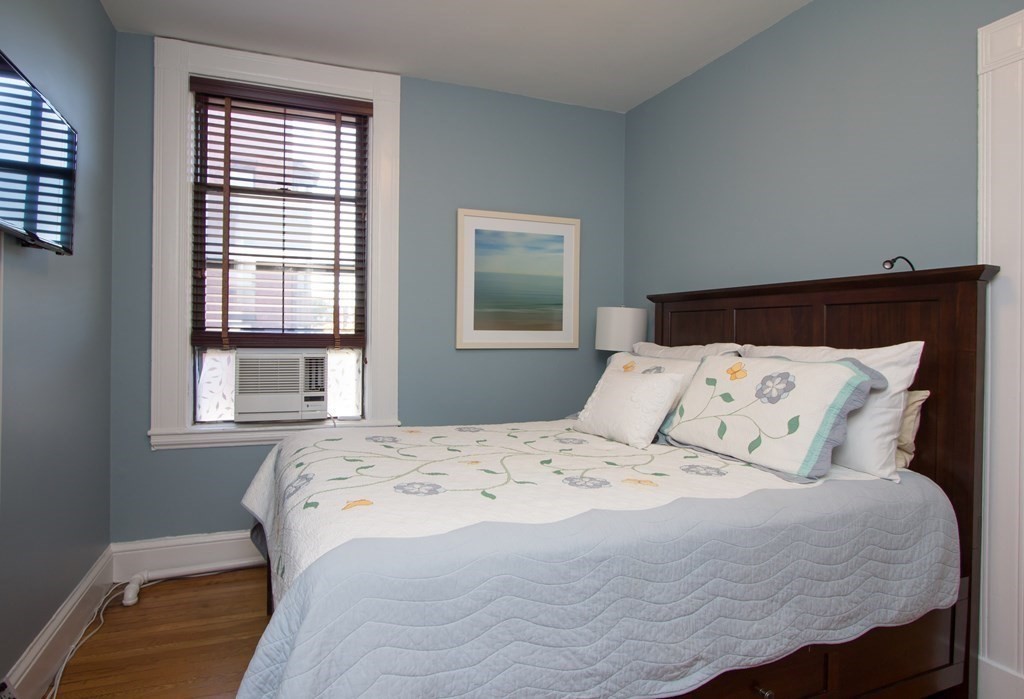 Studio bed, 1 bath apartment for rent at 501 Beacon Unit 9, Back Bay — photo 5 of 7