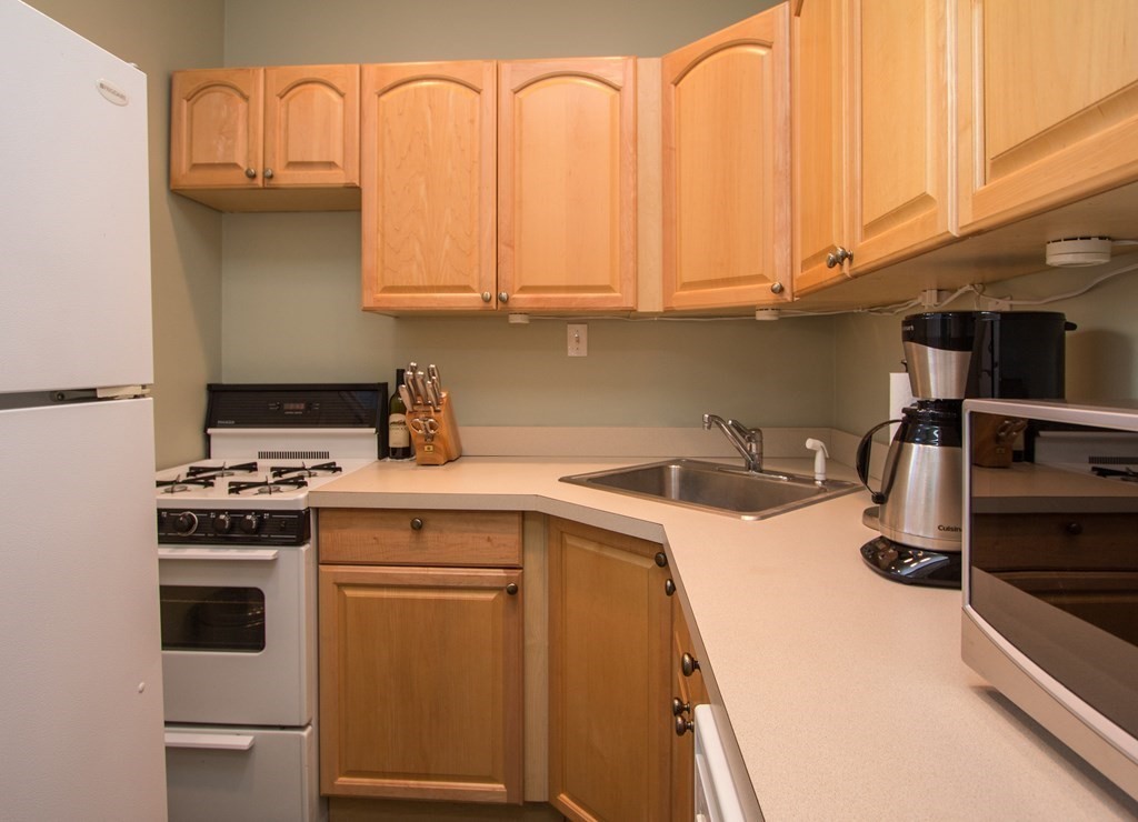 Studio bed, 1 bath apartment for rent at 501 Beacon Unit 9, Back Bay — photo 6 of 7