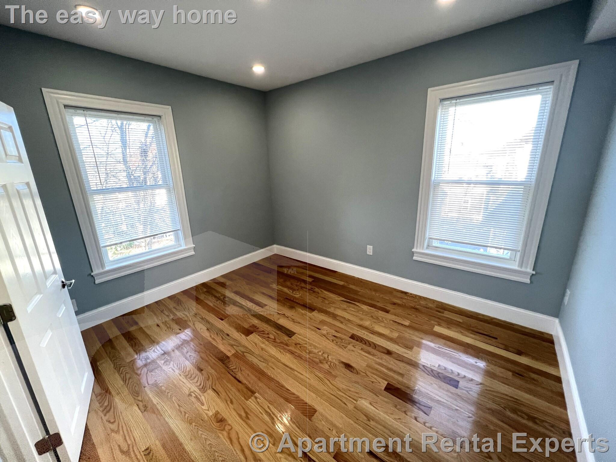 374 Oxford St, Porter Square