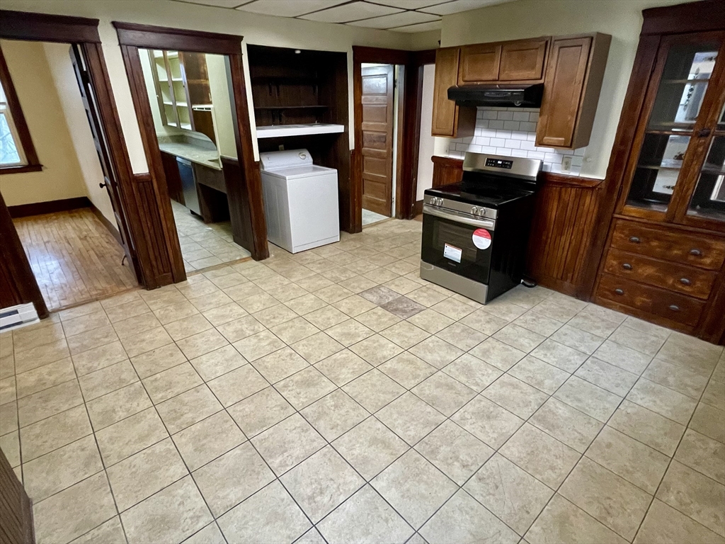 10 Agawam St, Worcester