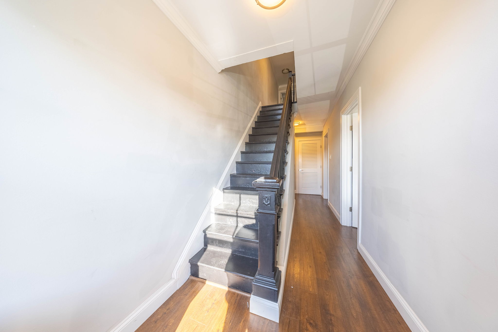 664 Moody St, South Side