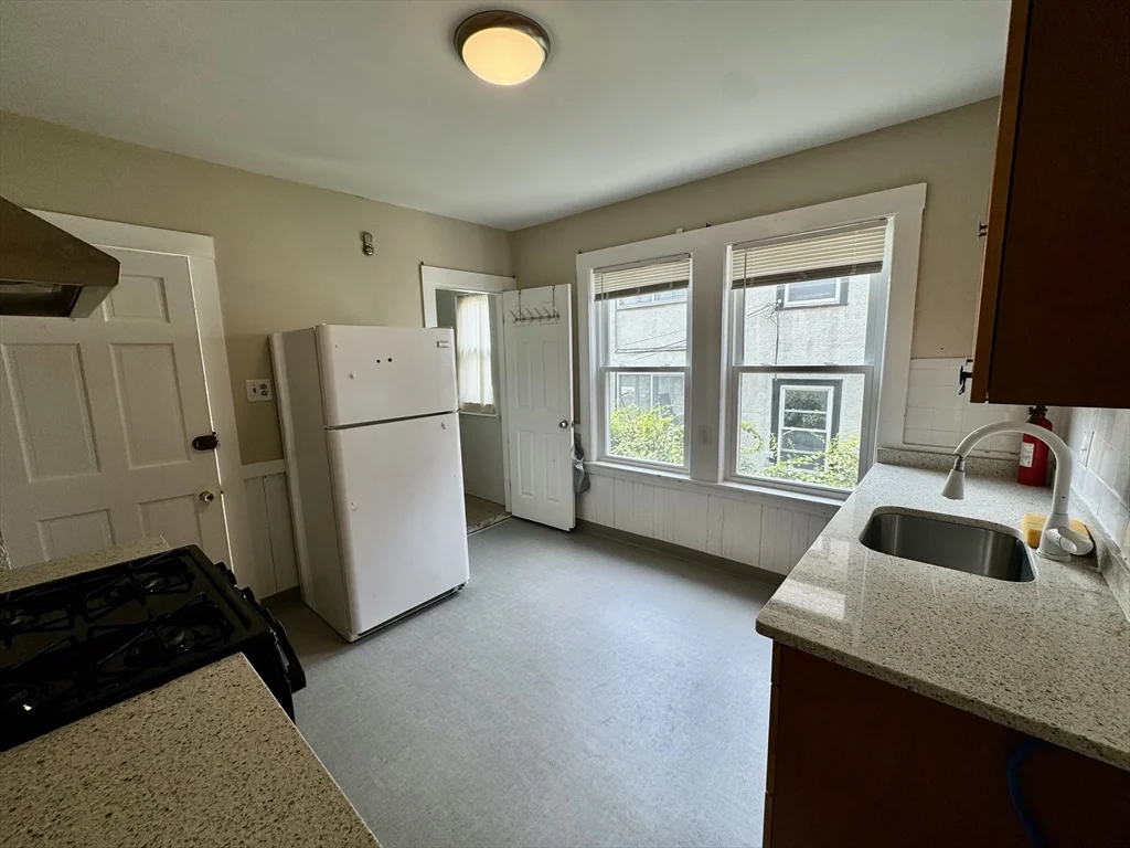 28 Boulevard Ter, Allston