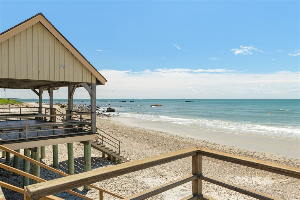 1 Puddingstone Ln, Acoaxet