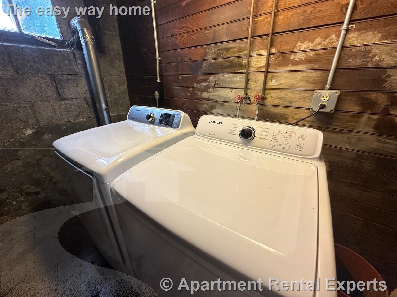 19 Stanley Ave, Tufts