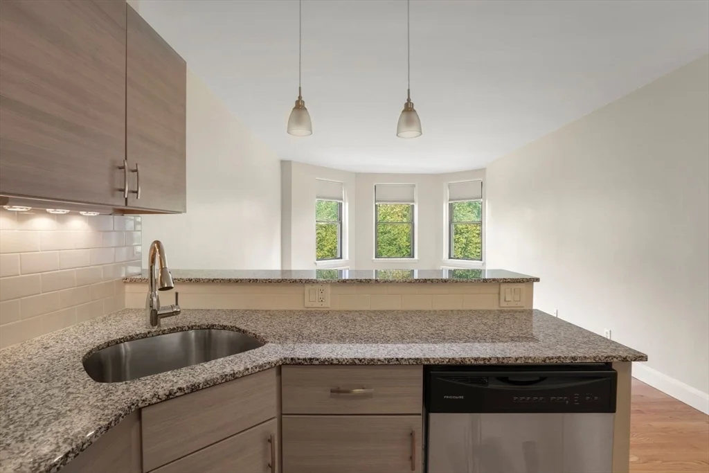 228 Commonwealth Ave, Back Bay