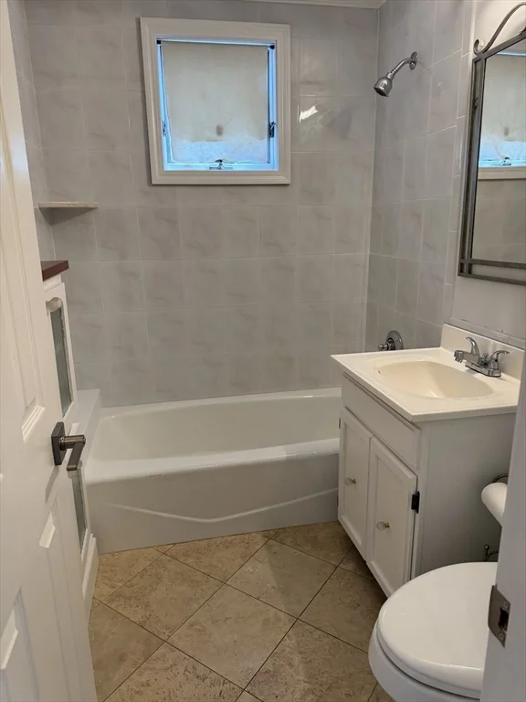 23-25 Bates Rd, Swampscott
