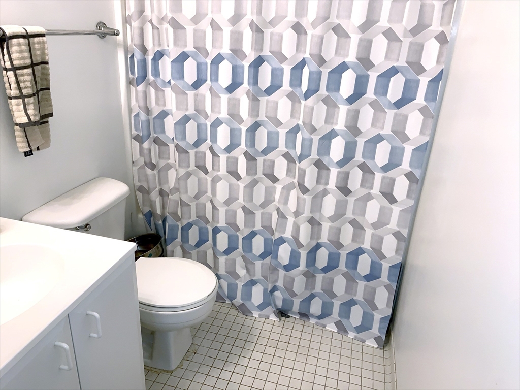 636 Beacon St, Fenway