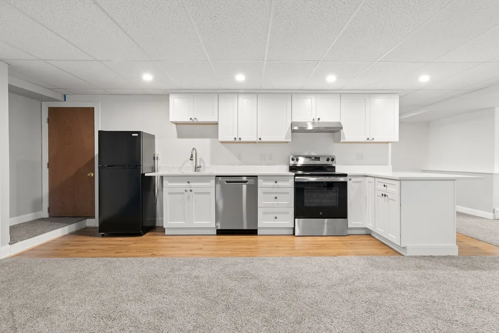 10 Deer Hill Farm Rd, Essex