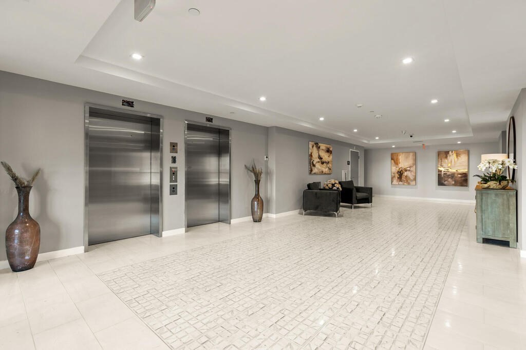 30 Collins Ave, Saugus