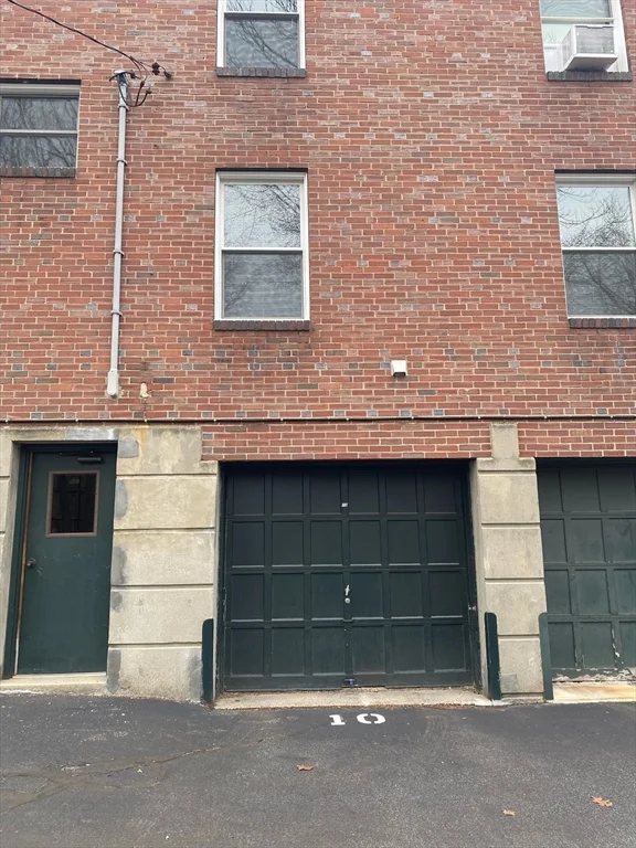 38 Dean Rd, Beaconsfield