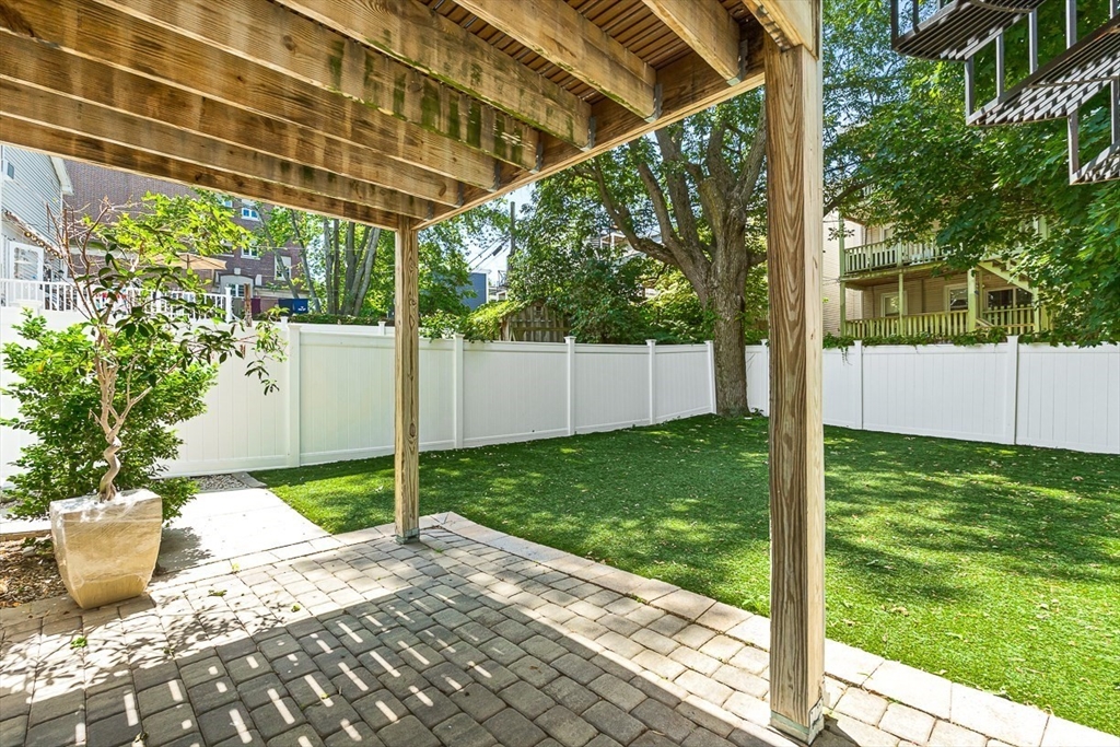 30 Middle St, South Boston