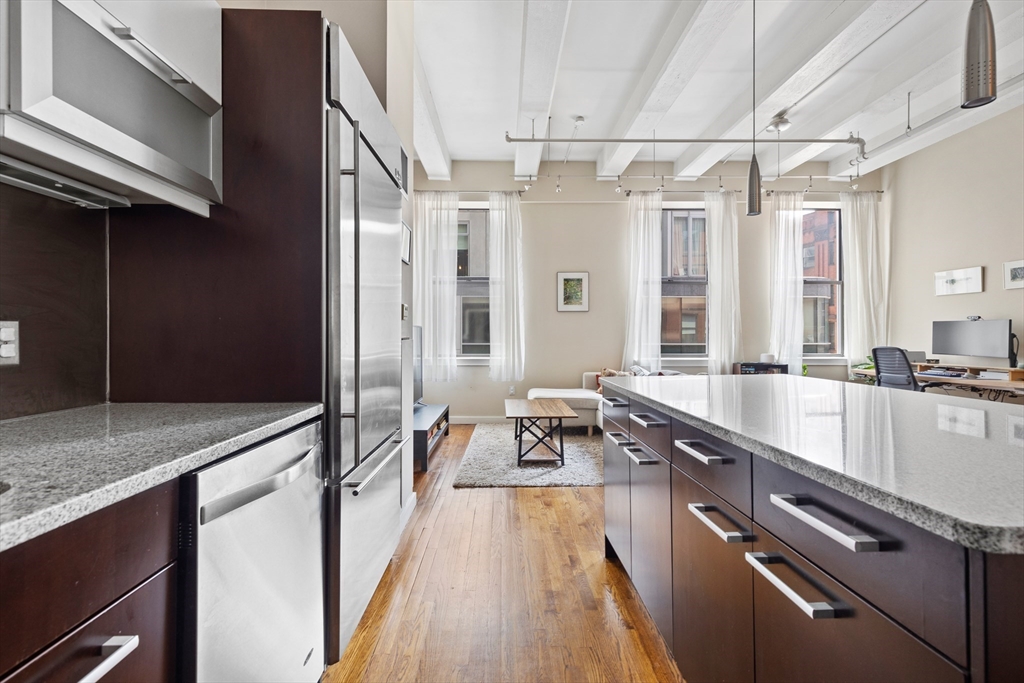 88 Kingston St, Downtown