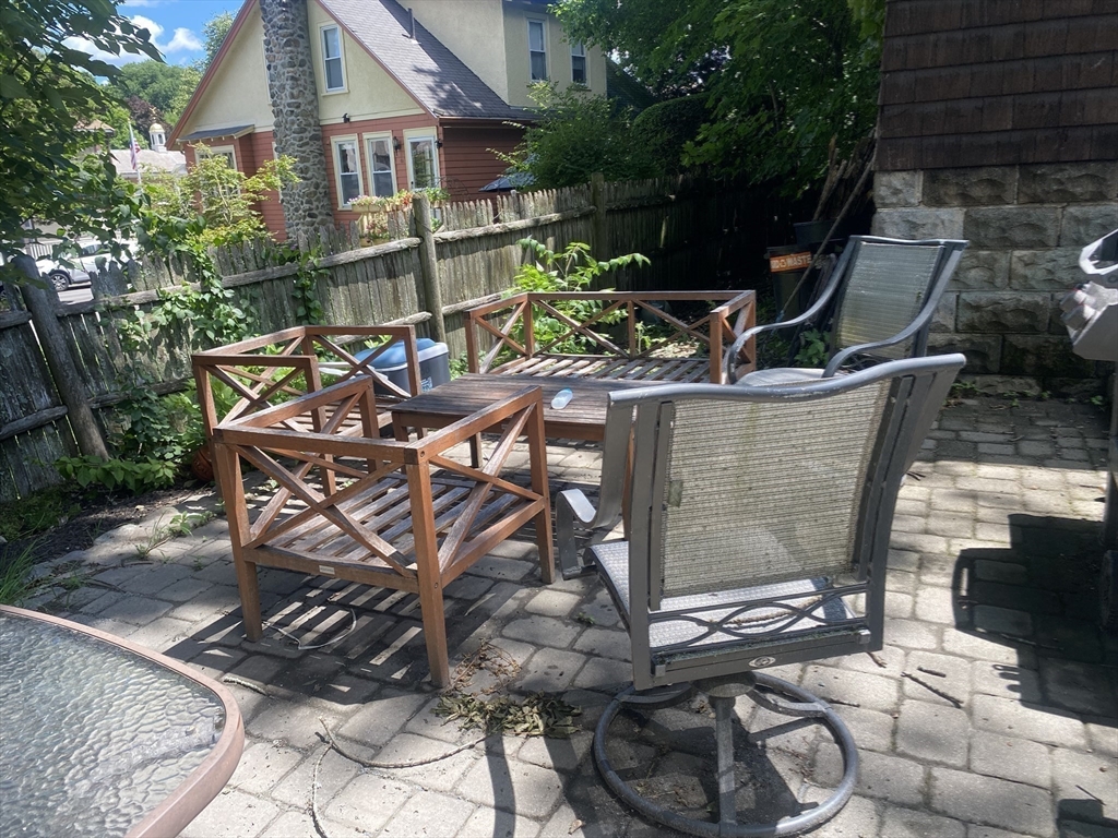 519 Belmont St, Belmont