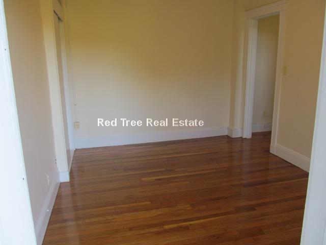 131 Washington St, Brighton