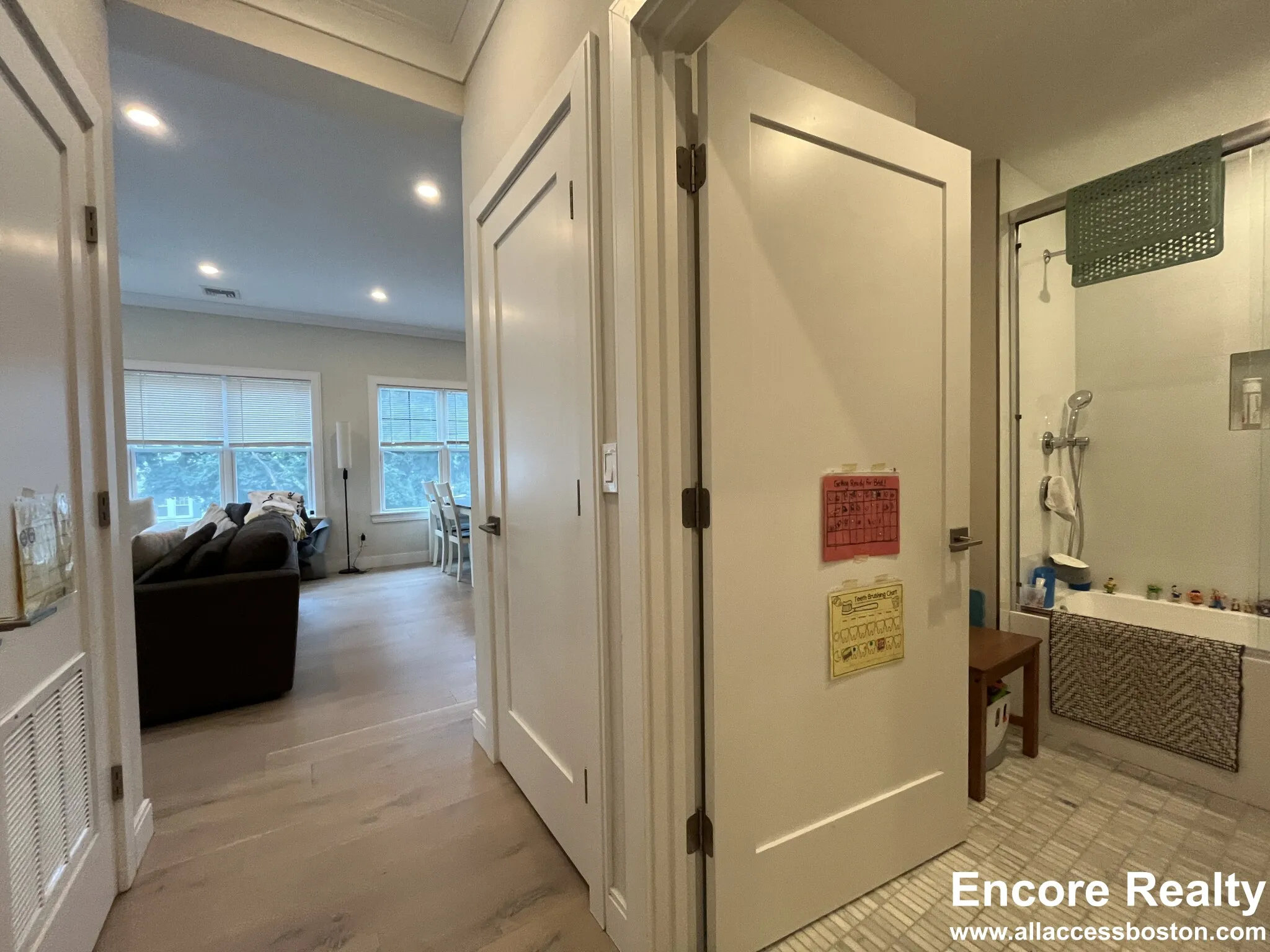 32 Cummins Highway, Roslindale