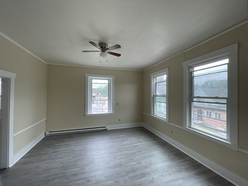 325 Main St, Douglas