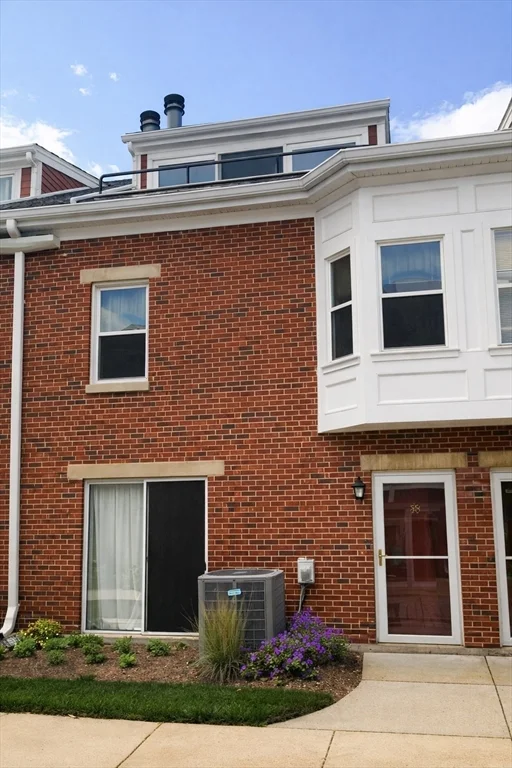 154 Quincy Shore Dr, Quincy