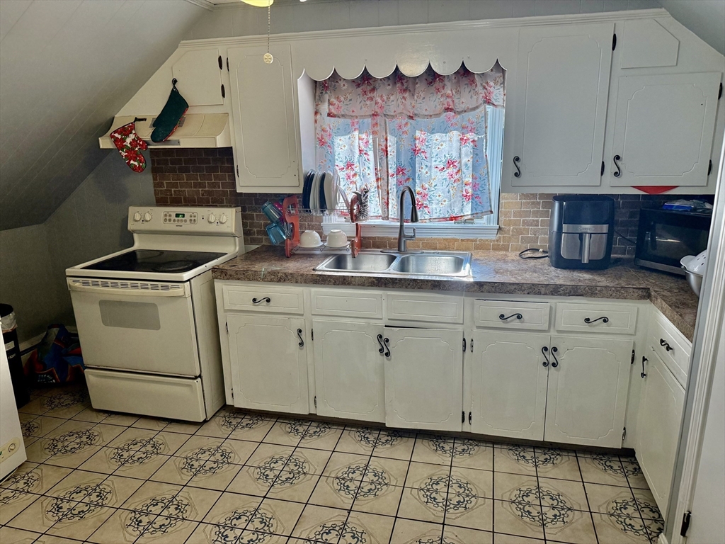 43 Harrison Ave, Taunton