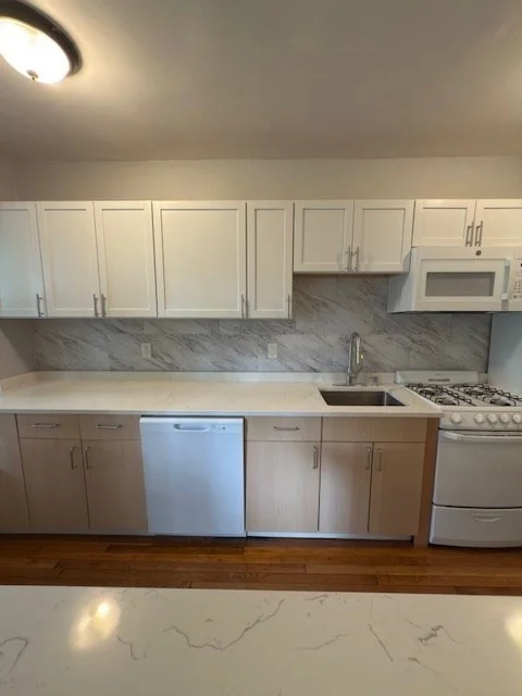 15 Ives, Beverly