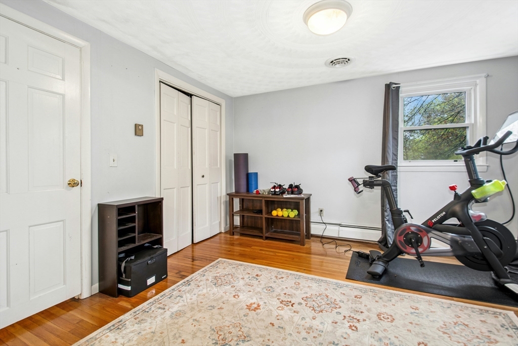 67 S Oxford Rd, Millbury