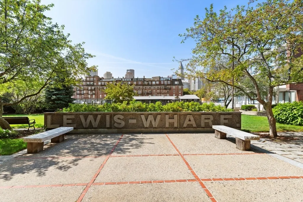 28-32 Atlantic Ave, Waterfront