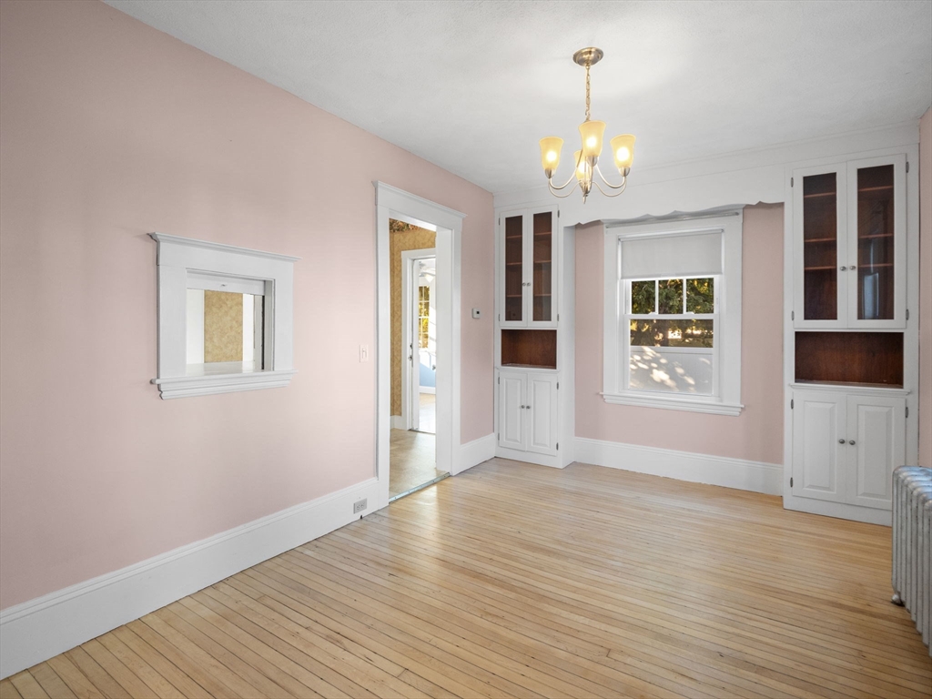 14 R Charles St, Danvers