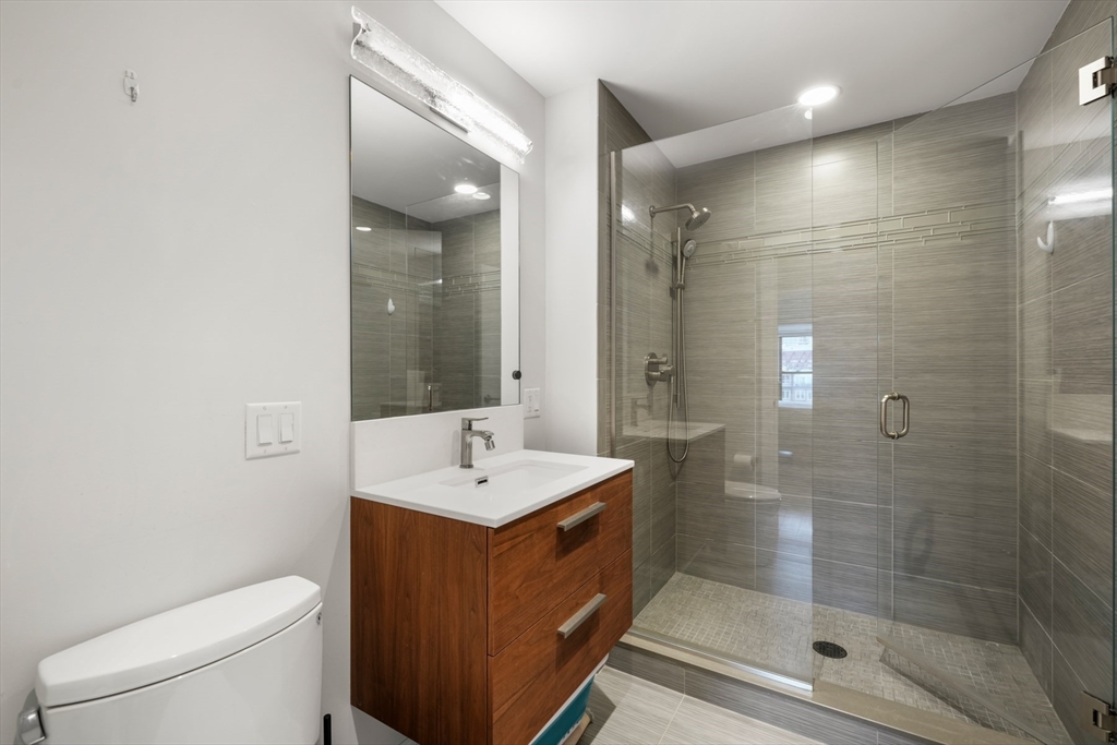 28 Atlantic Ave, Waterfront