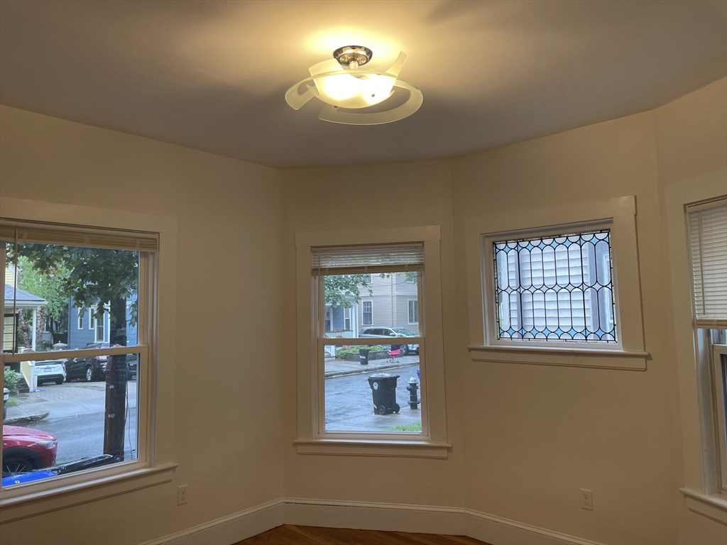 37 Brook St, Central Village