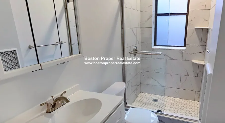 11 Queensberry St, Fenway