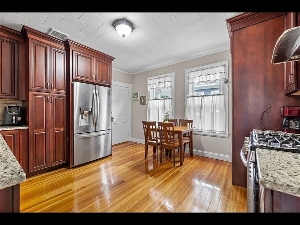 24 Lincoln St, North Andover