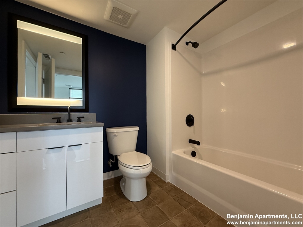 89 Brighton Ave, Allston