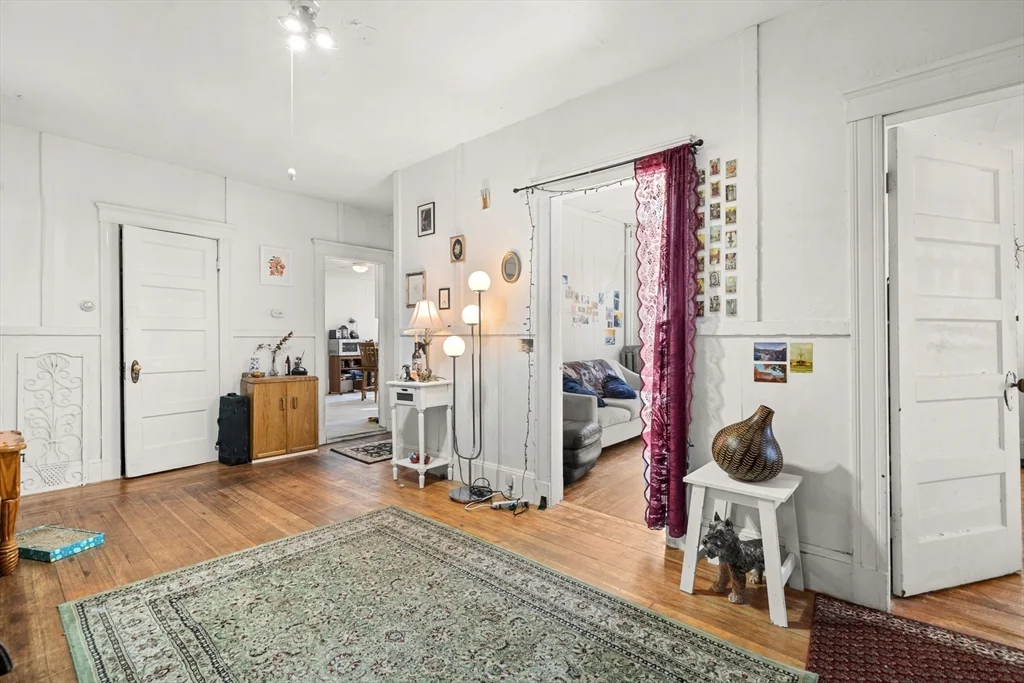 427 Medford St, Winter Hill