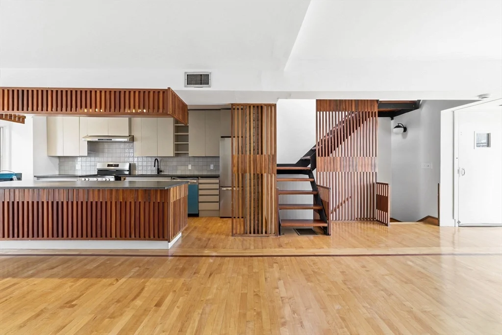 298 Columbus Ave, Back Bay
