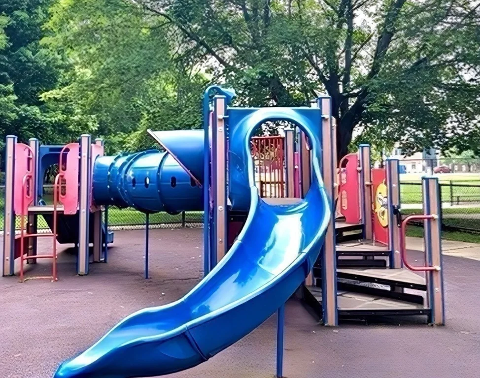 32 Whites Ave, Watertown