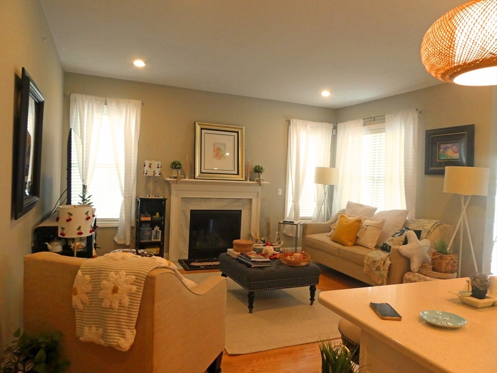 26 Daisy Ln, Plymouth