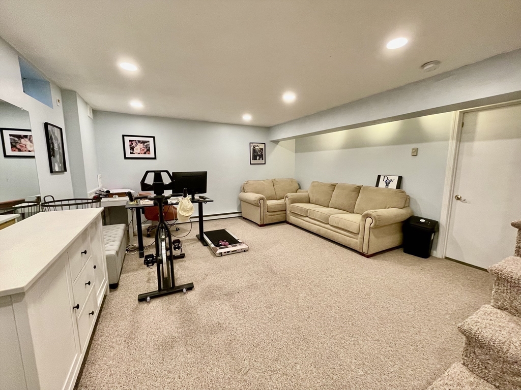 4 Erick Rd, Mansfield