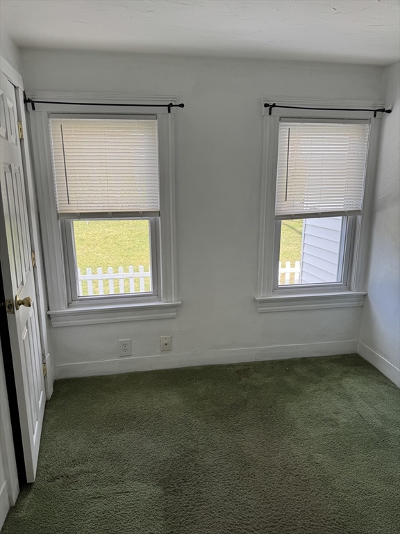 49 Green St, Zip 01830