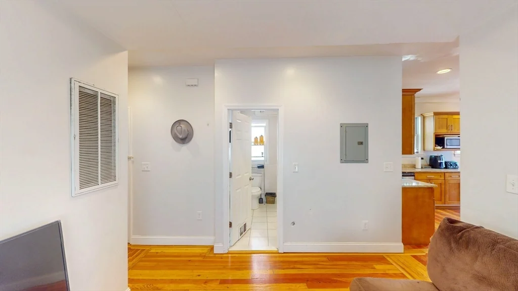 16 Carpenter St, South Boston