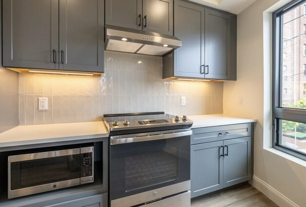 215 Canal St, Lawrence