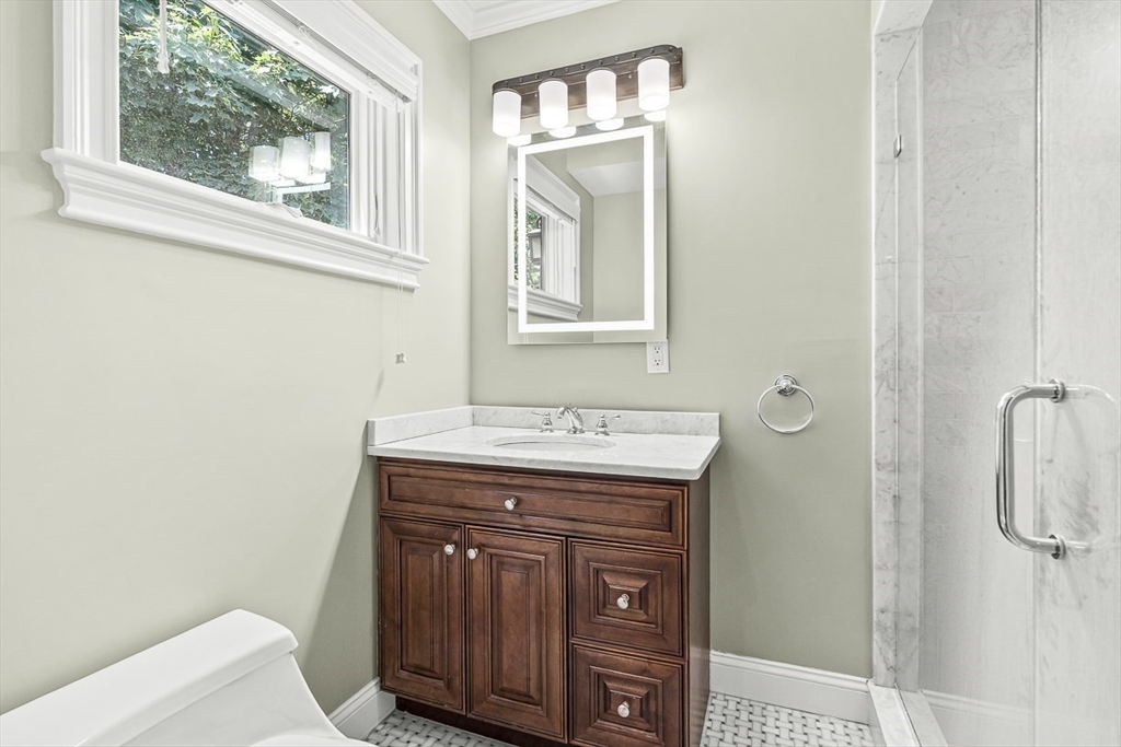 30 Middle St, South Boston