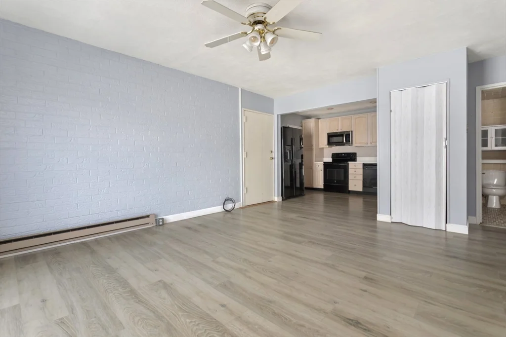 222 Winthrop Shore Dr, Winthrop