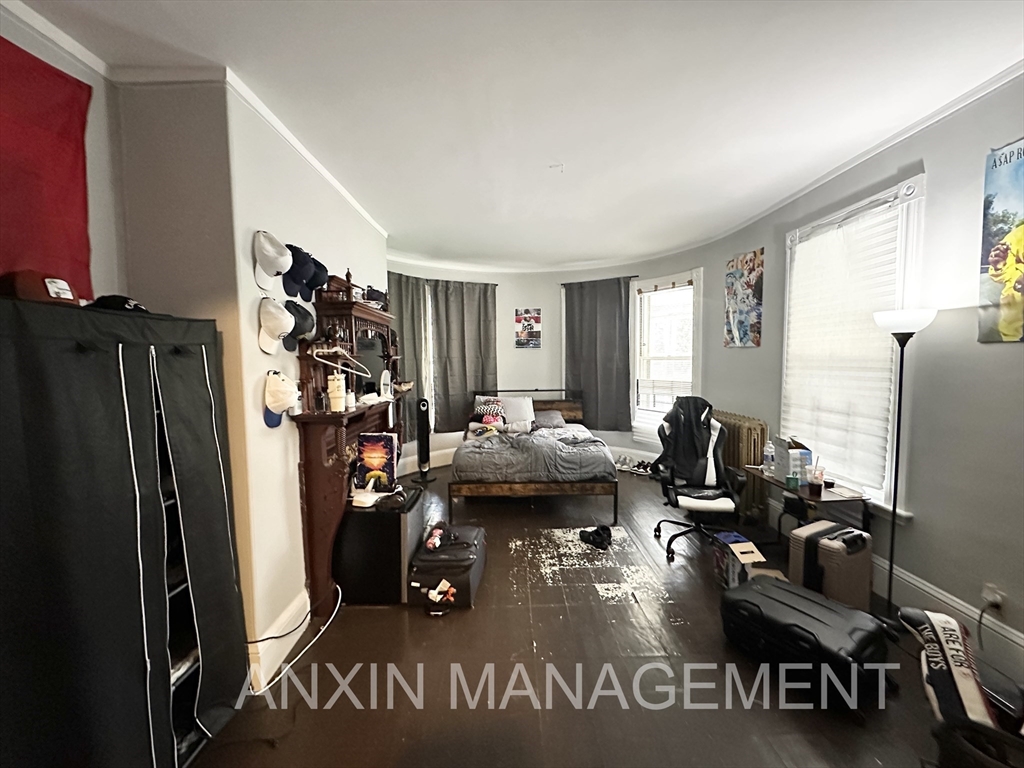 71 Gardner St, Allston