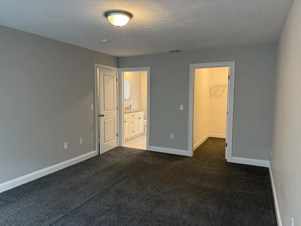 5 Pauline Way, Lakeville