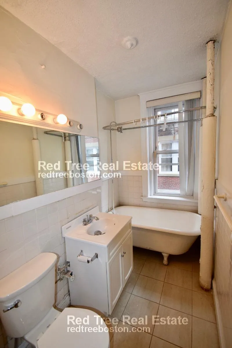 5 Barrows St, Allston